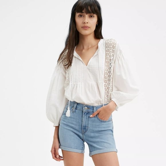 NWT Levi's Mid Length Cuffed Shorts Light Wash 32 - Picture 1 of 13